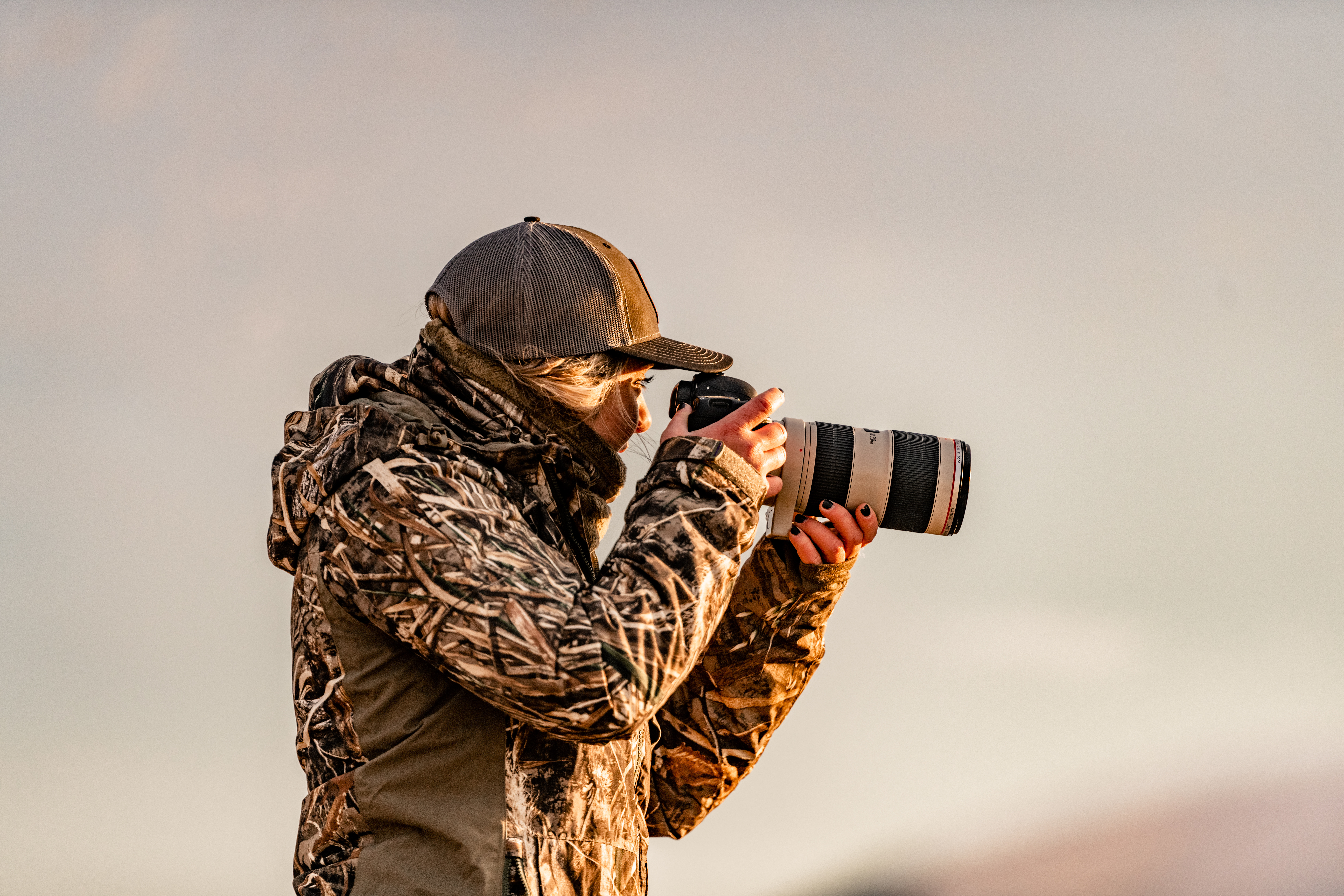 Fowl Plains waterfowl hunting outfitter provides professional photography on hunts 
